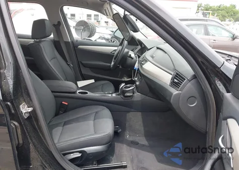 2015 BMW X1 xDrive28I из США, поврежденный, VIN WBAVL1C56FVY31876